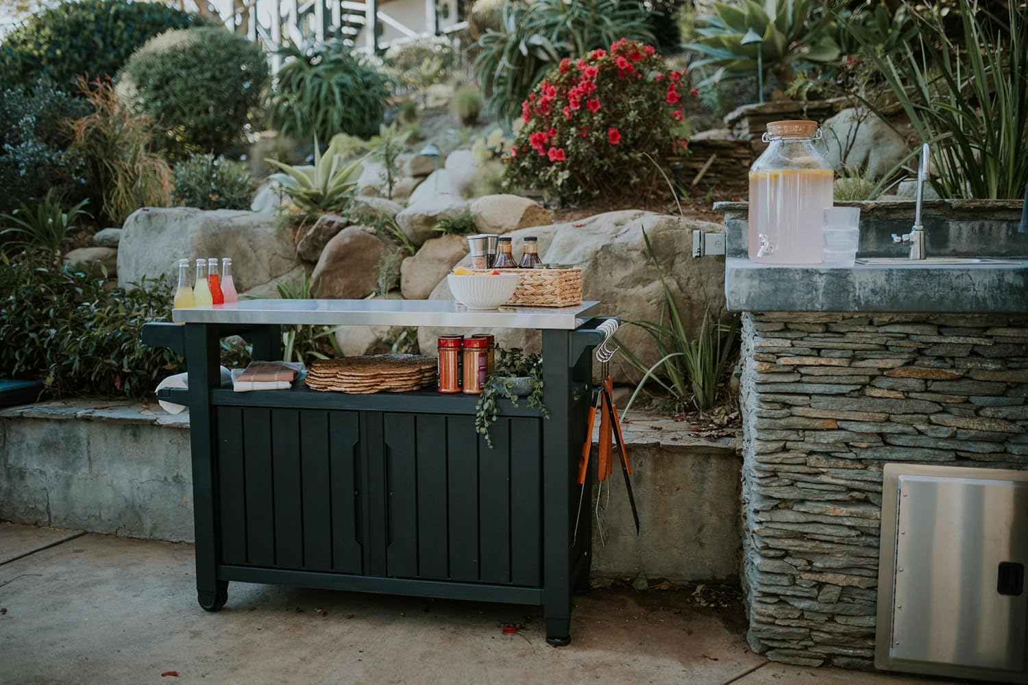 Premium Everyday Co Keter Outdoor Rolling Table Cart for Food Prep, Storage, Bar & Grill, Dark Brown Modern