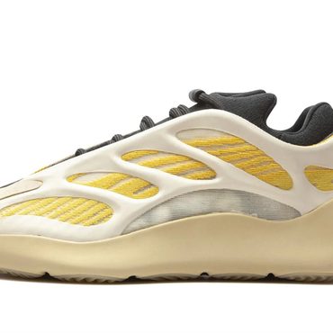 In Stock Simple Goods YEEZY 700 V3 "Safflower" Everyday