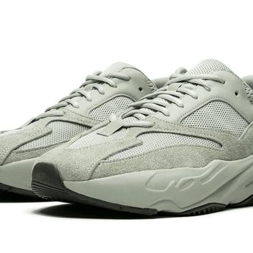 Limited Simple Goods YEEZY BOOST 700 "Salt" Everyday