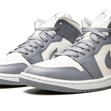 Limited Standard Goods AIR JORDAN 1 MID WMNS "Stealth" Everyday