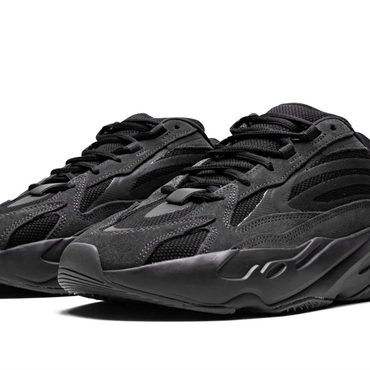 Advanced Standard Goods YEEZY BOOST 700 V2 "Vanta" Distinctive