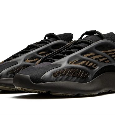 In Season Direct Source YEEZY 700 V3 "Clay Brown" Enhanced